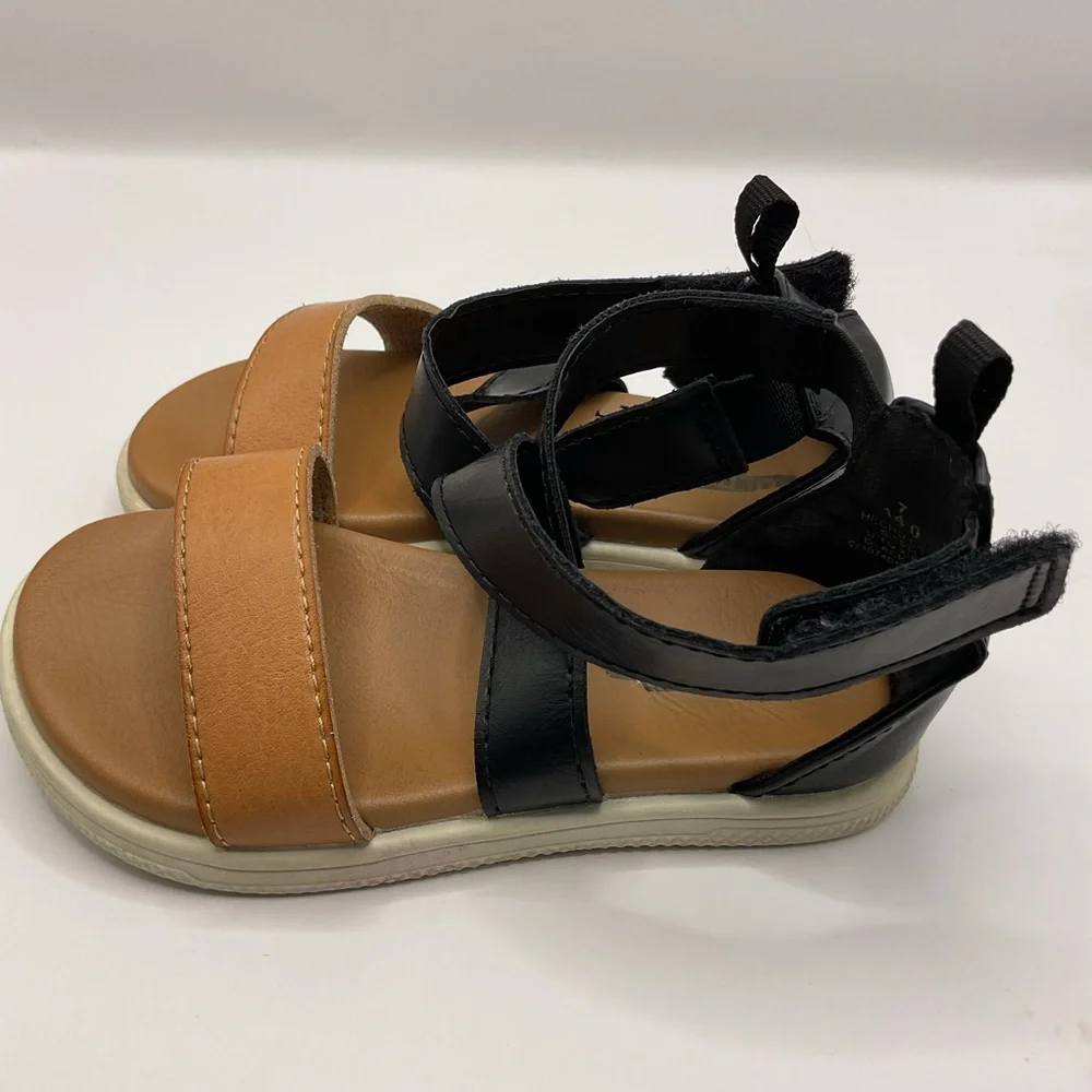 Old Navy Girls Black/Tan Criss-Cross Strap Sandles,‎ Size 7 Open Toe